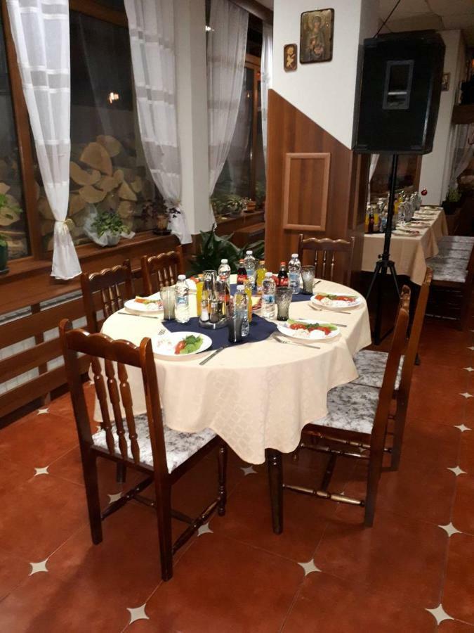 בנסקו Стаи За Гости - Семейна Къща За Гости Ивел מראה חיצוני תמונה